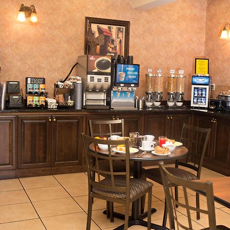 Best Western Plus Fredericton Hotel & Suites Exteriör bild
