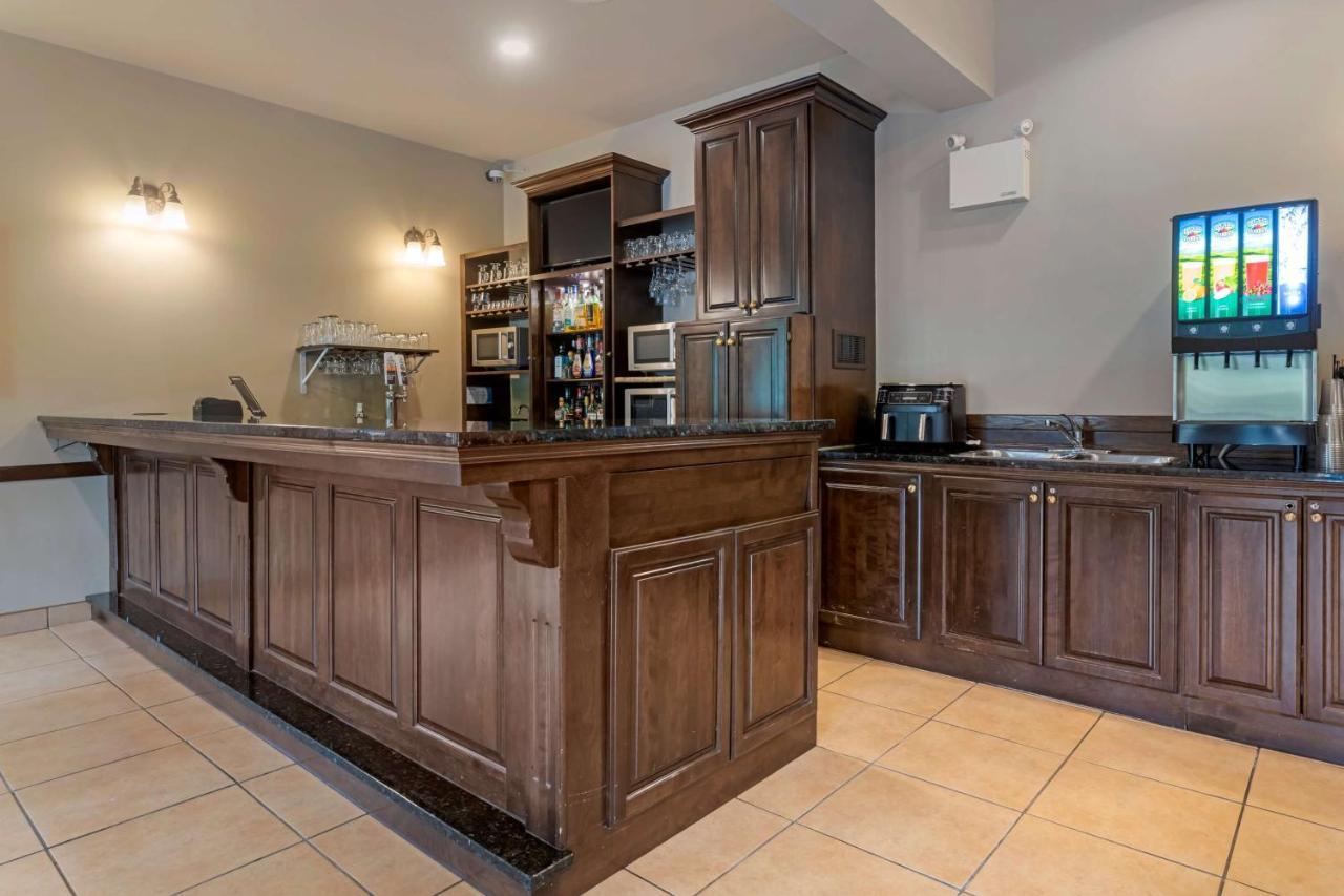 Best Western Plus Fredericton Hotel & Suites Exteriör bild