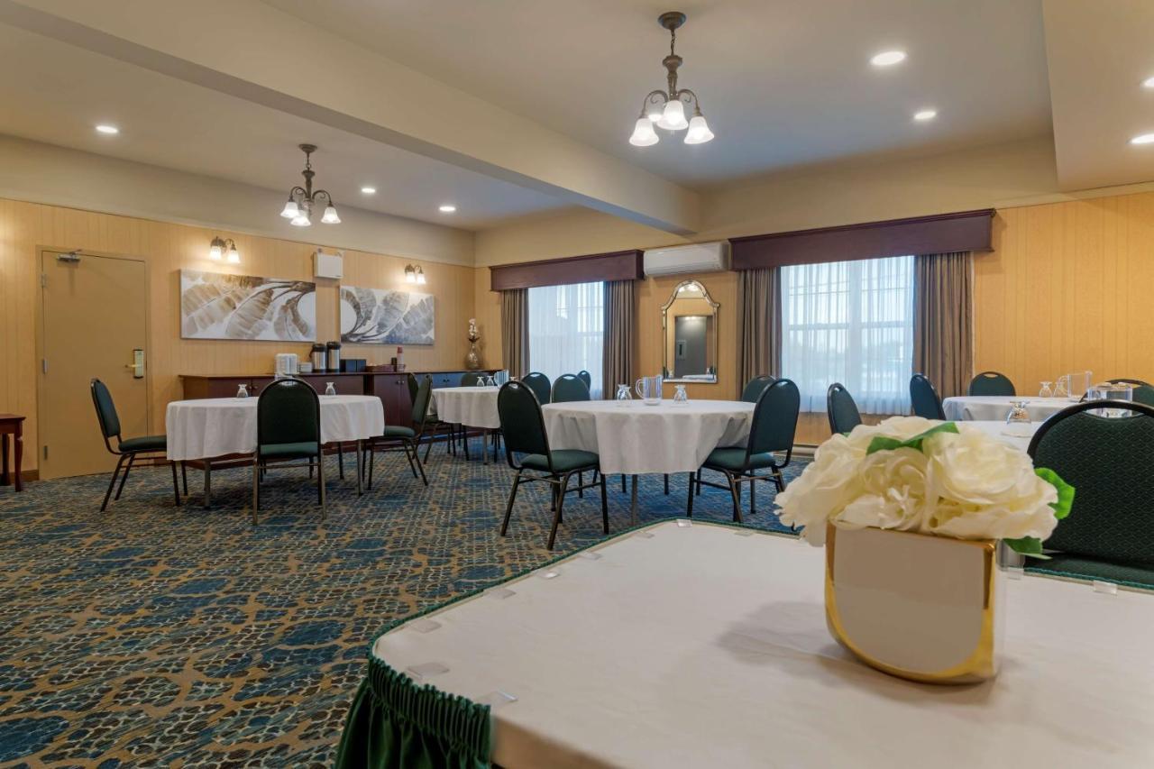 Best Western Plus Fredericton Hotel & Suites Exteriör bild