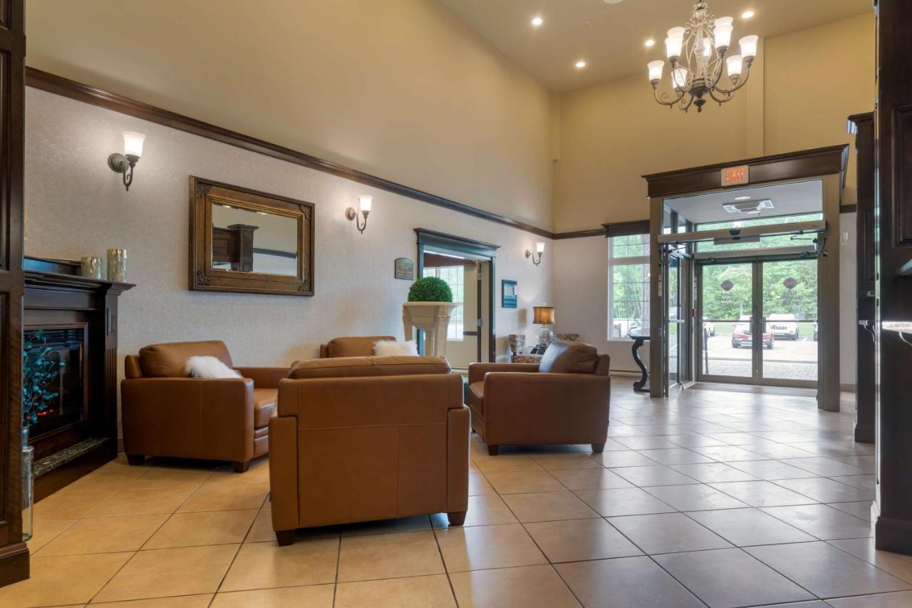 Best Western Plus Fredericton Hotel & Suites Exteriör bild