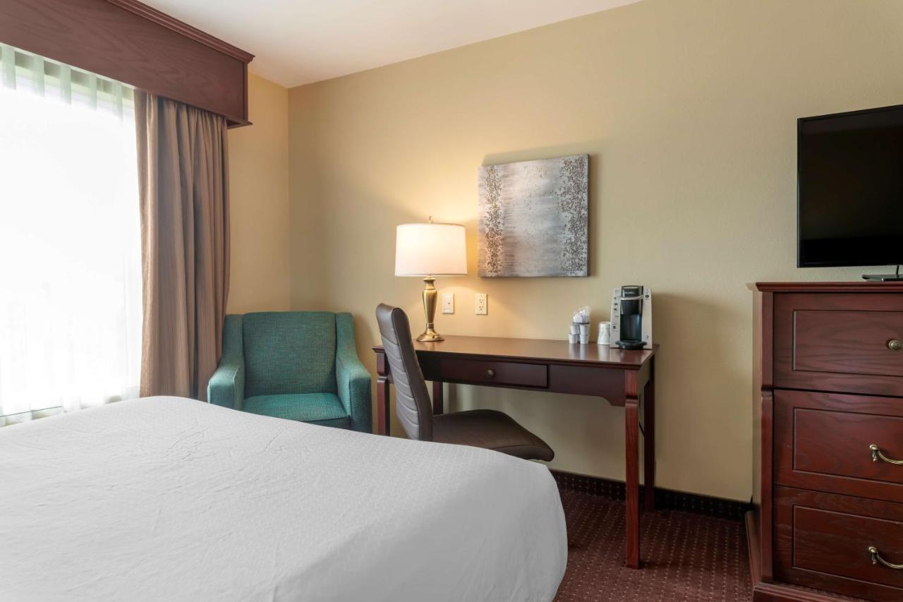 Best Western Plus Fredericton Hotel & Suites Exteriör bild