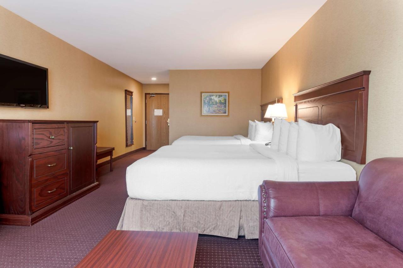 Best Western Plus Fredericton Hotel & Suites Exteriör bild