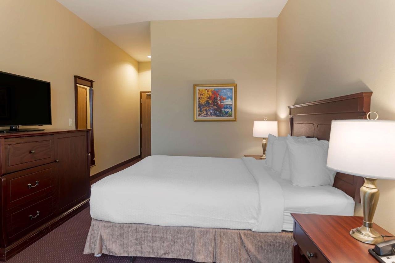Best Western Plus Fredericton Hotel & Suites Exteriör bild
