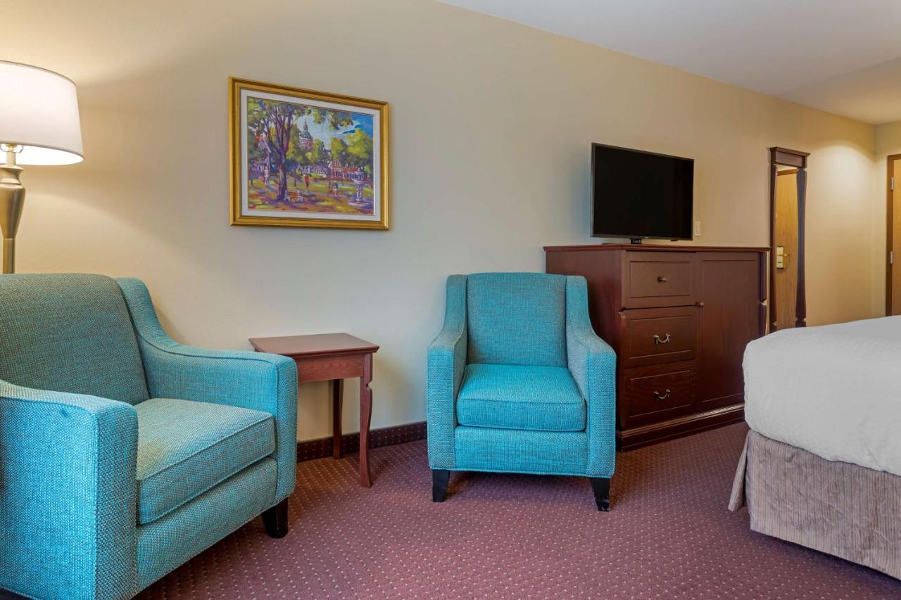 Best Western Plus Fredericton Hotel & Suites Exteriör bild