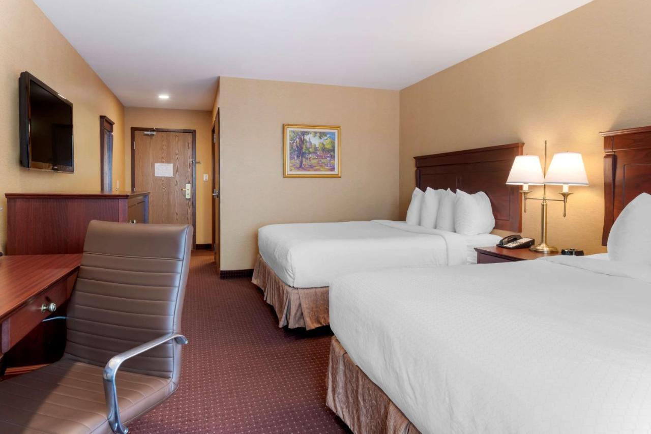 Best Western Plus Fredericton Hotel & Suites Exteriör bild