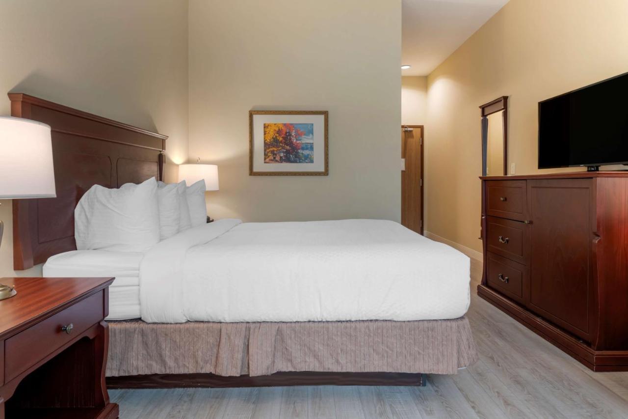 Best Western Plus Fredericton Hotel & Suites Exteriör bild