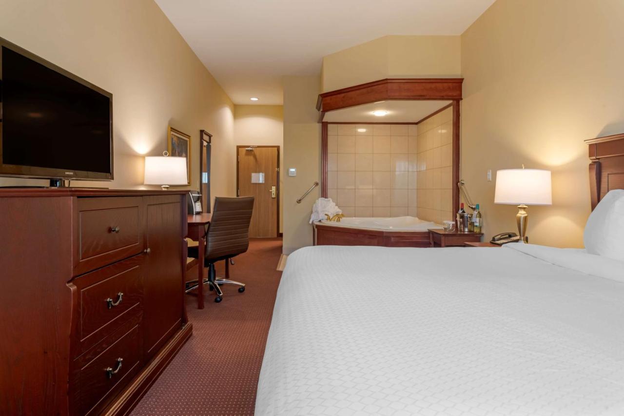 Best Western Plus Fredericton Hotel & Suites Exteriör bild