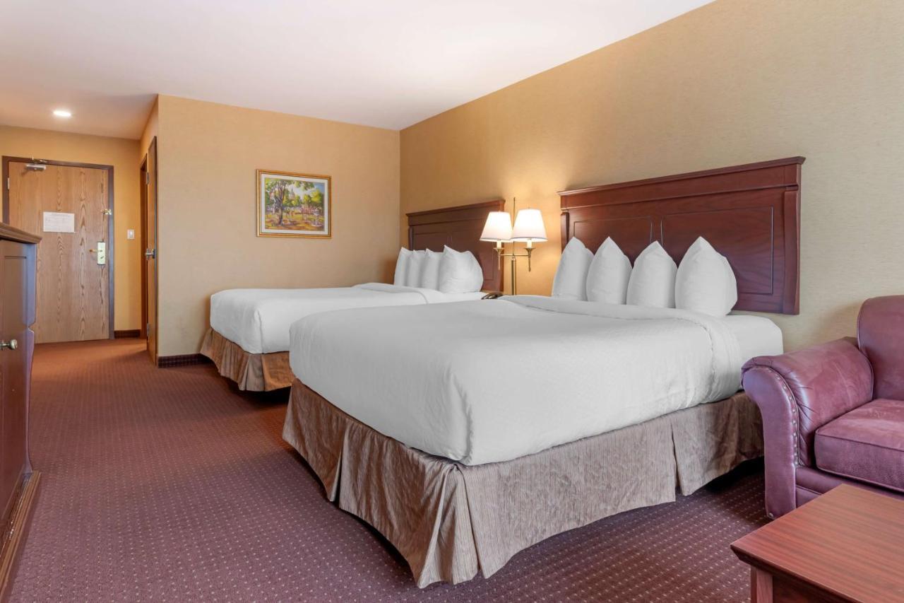 Best Western Plus Fredericton Hotel & Suites Exteriör bild