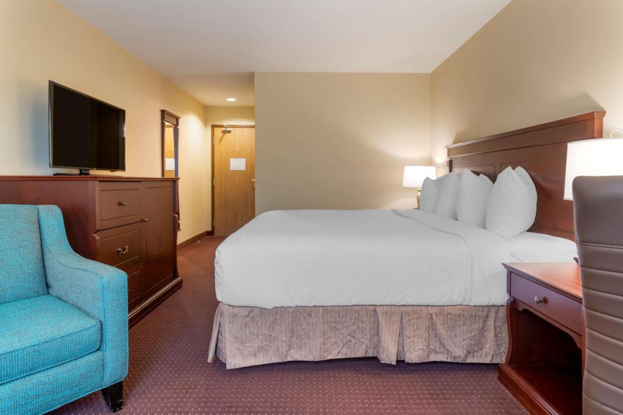 Best Western Plus Fredericton Hotel & Suites Exteriör bild