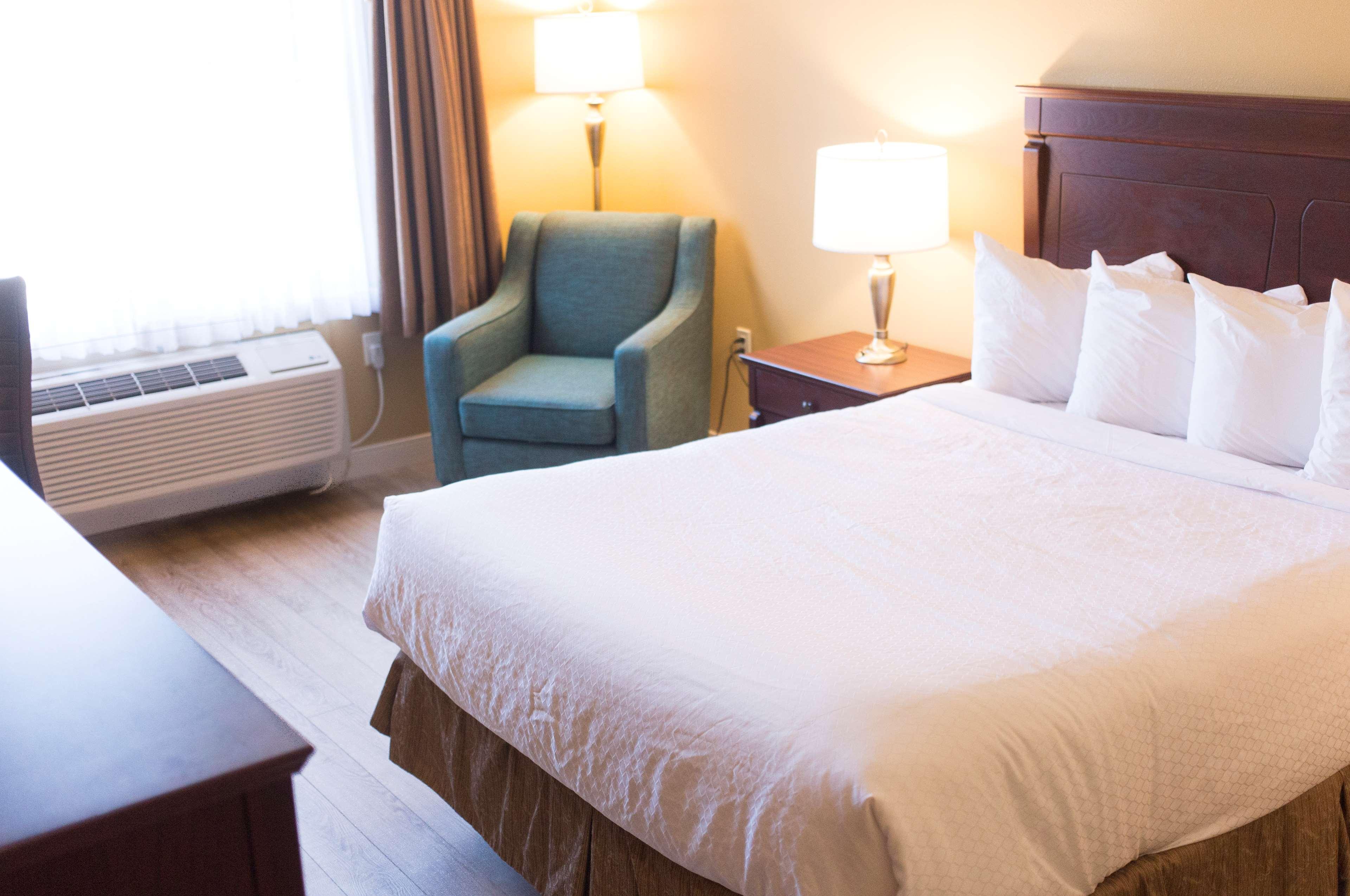 Best Western Plus Fredericton Hotel & Suites Exteriör bild