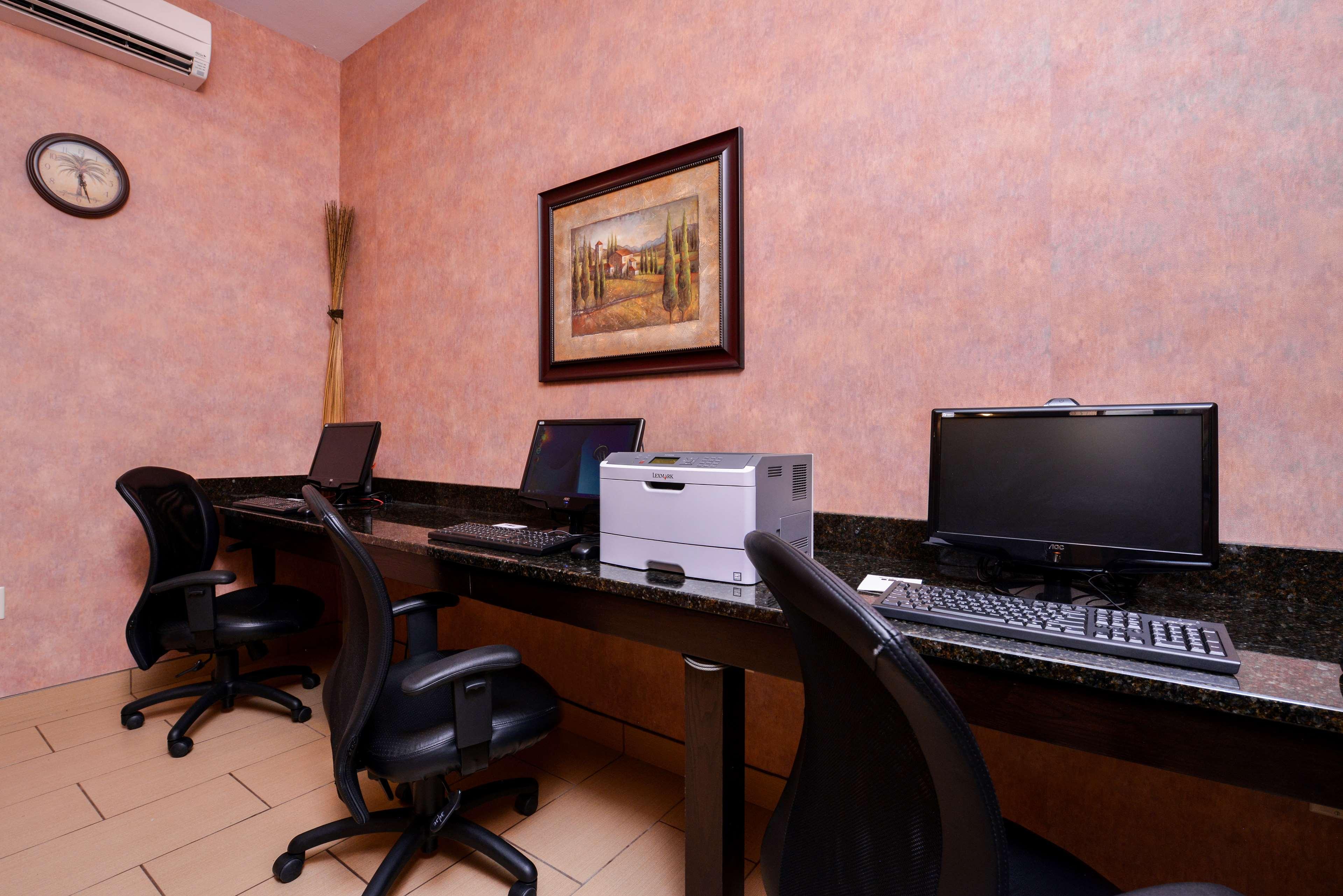 Best Western Plus Fredericton Hotel & Suites Exteriör bild