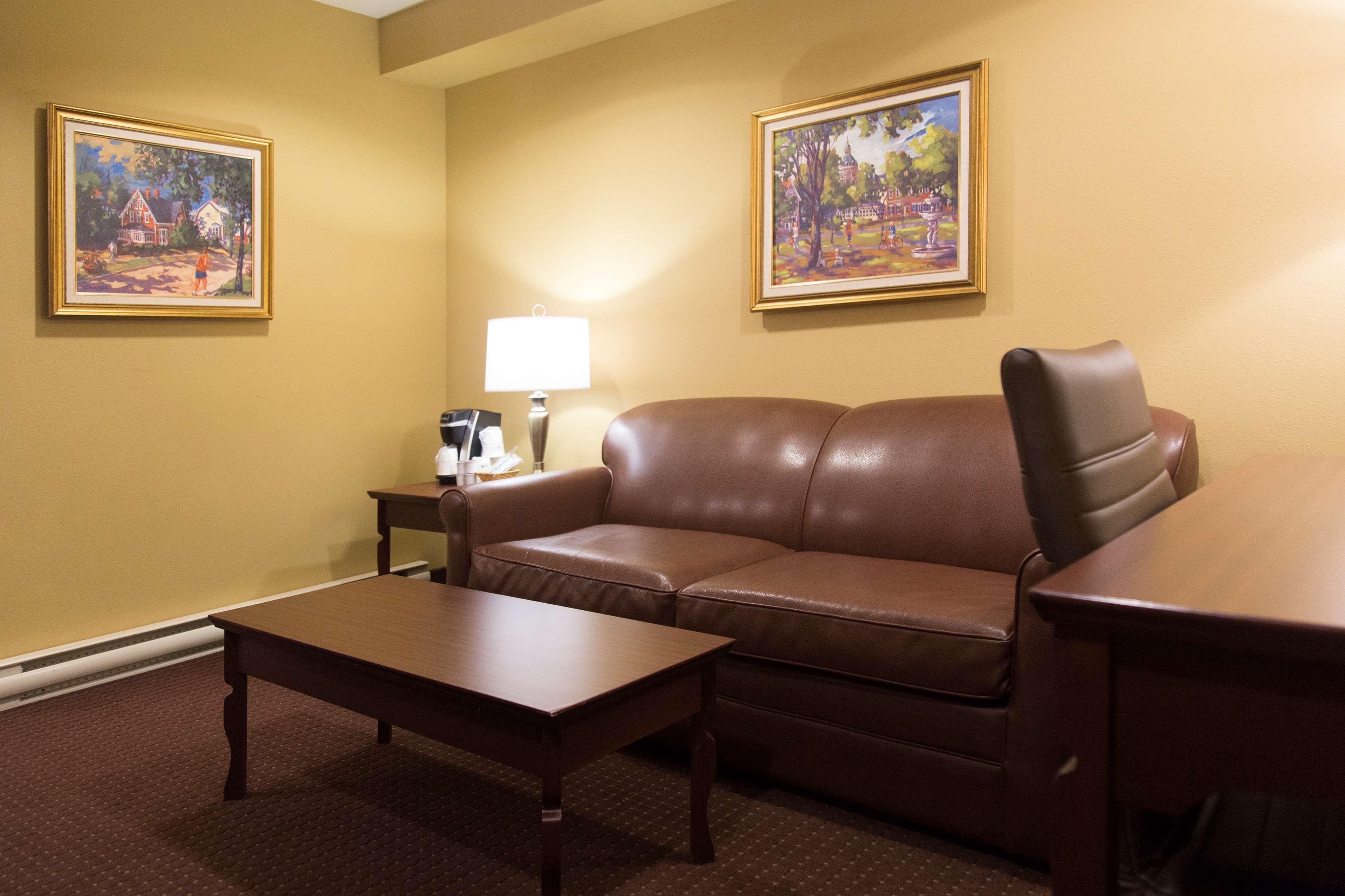 Best Western Plus Fredericton Hotel & Suites Exteriör bild